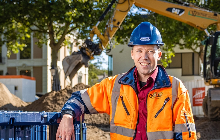 hero-header-man-with-helmet
